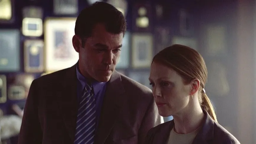 Джулианна Мур в фильме «Ганнибал»/Dino De Laurentiis Productions/Metro-Goldwyn-Mayer (MGM)/Scott Free Productions/Universal Pictures/kinopoisk.ru