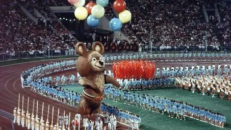 Церемония закрытия Олимпиады в Москве. 3 августа 1980. Фото: МАММ/МДФ/russiainphoto.ru