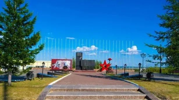 Мемориал (памятник) воинам-тазовчанам, погибшим в годы Великий Отечественной войны. Фото: пресс-служба администрации Тазовского района.