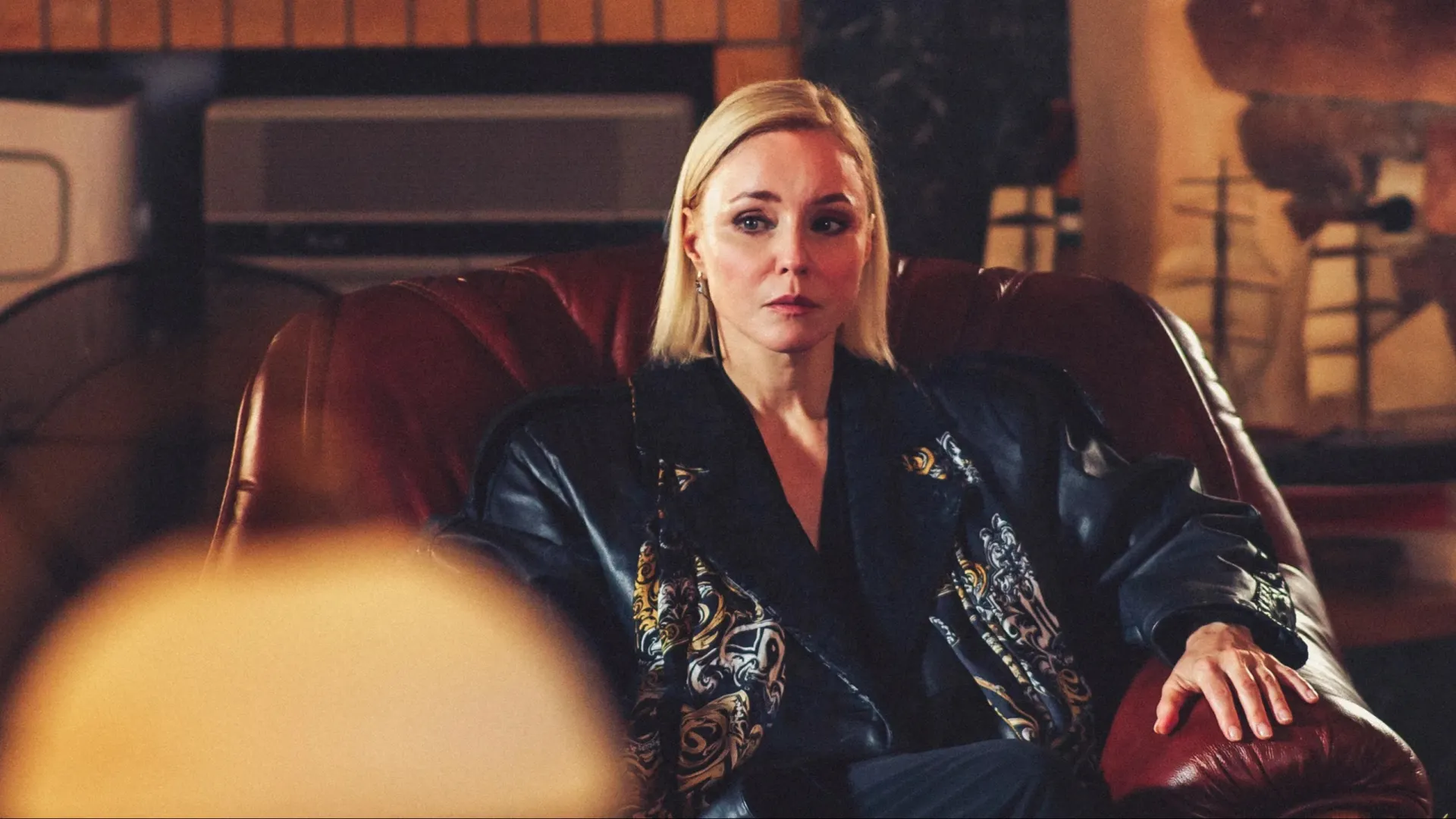 Марина Зудина в сериале «Лада Голд». Фото: Продюсерская компания «Среда»/ИВИ//kinopoisk.ru