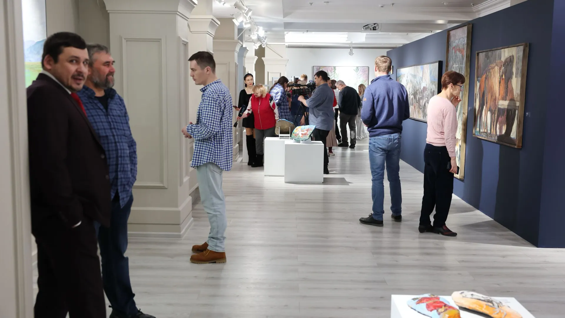 Подарок для жителей Приуралья: в «Лампе» открылась выставка гравюр