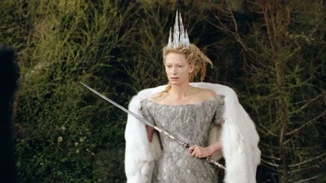 Тильда Суинтон в фильме «Хроники Нарнии: Лев, колдунья и волшебный шкаф»/Walden Media/Walt Disney Picture/Невафильм/Каскад фильм/kinopoisk.ru