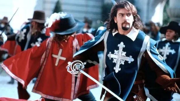 Кадр из трейлера фильма «Три мушкетера»/Caravan Pictures/One for All Productions Inc./Vienna Film Financing Fund/Walt Disney Pictures/Wolfgang Odelga Filmproduktion GmbH/Dream Quest Images/«Екатеринбург Арт»/kinopoisk.ru