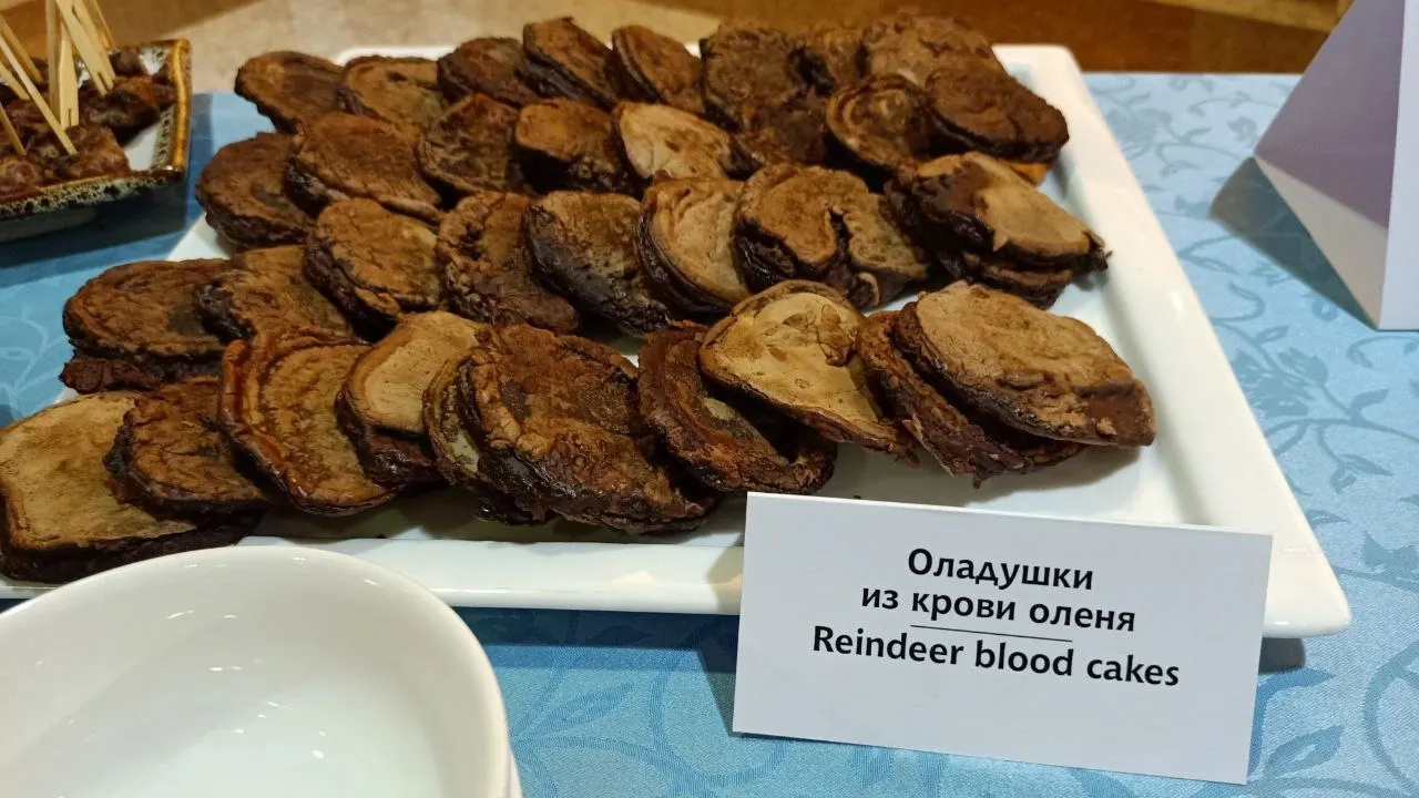 Оладьи из оленьей крови очень питательны. Фото: Владимир Ганчерко / «Ямал-Медиа»
