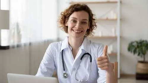 На Ямале колоссальную поддержку оказывают молодым врачам. Фото: fizkes / Shutterstock / Fotodom. 