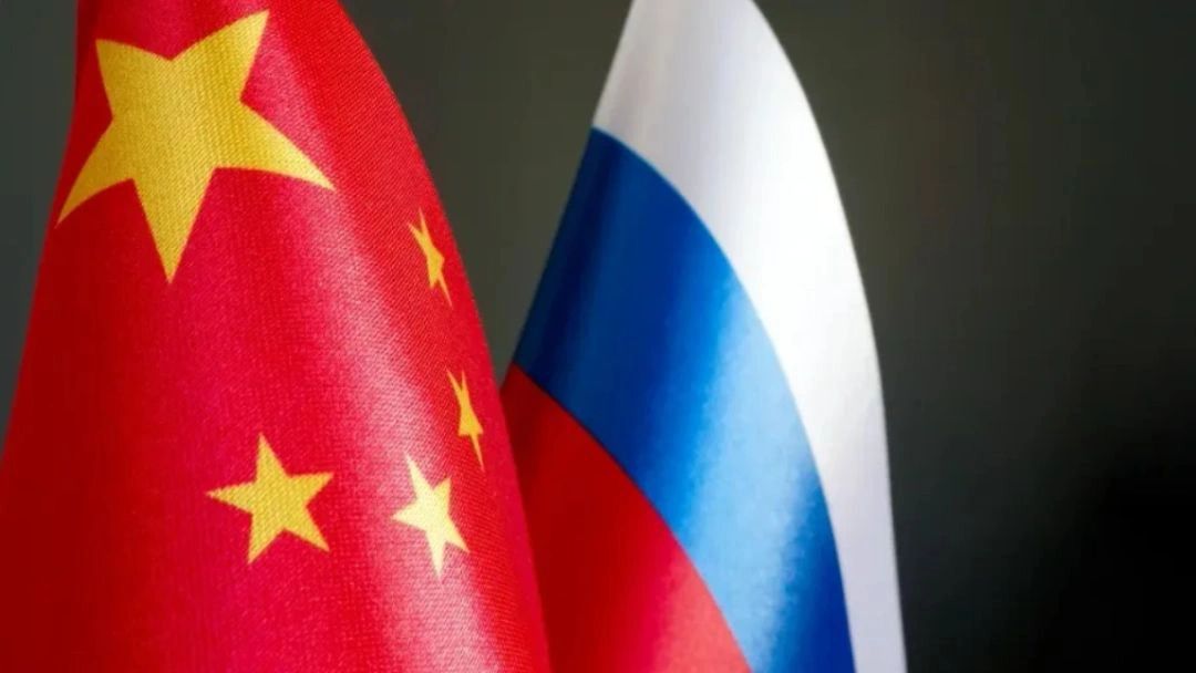 Baza: на российско-китайской границе застряли 30 автобусов с туристами