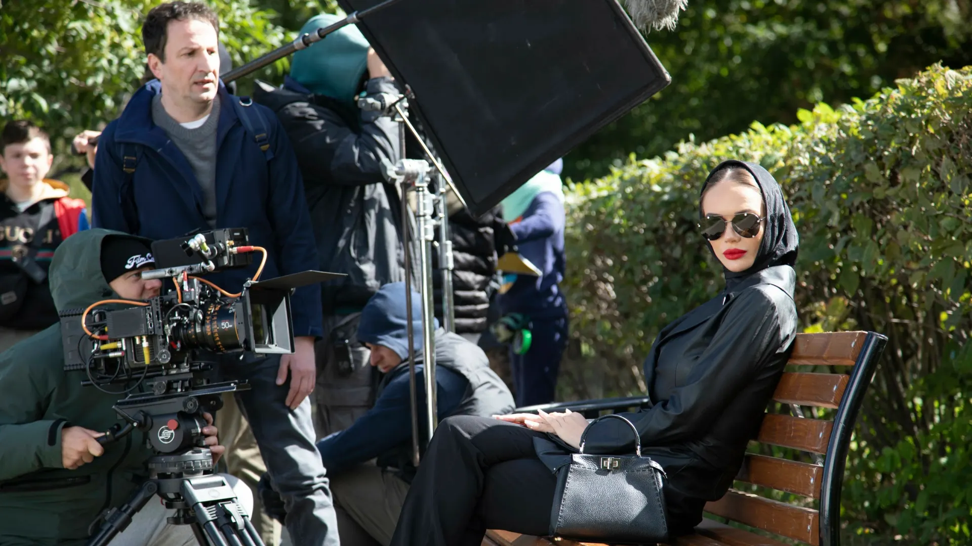 Яна кошкина на съемках сериала «Предпоследняя инстанция». Фото: «К.Б.А./Кинокомпания братьев Андреасян»/«Окапи Продакшн»/kinopoisk.ru