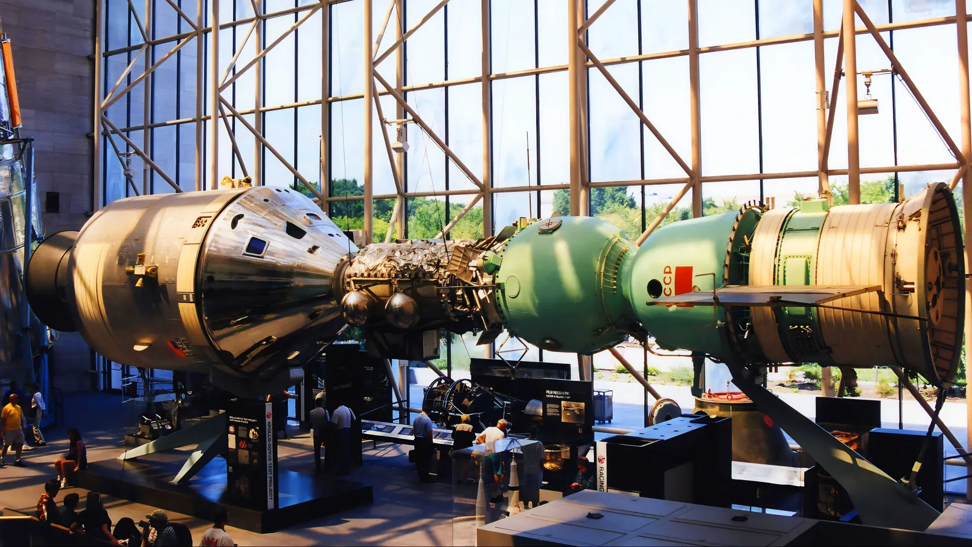 Стыковка «Союз — Аполлон». Национальный музей авиации и космонавтики в Вашингтоне. Фото: Lerner Vadim/Shutterstock/Fotodom