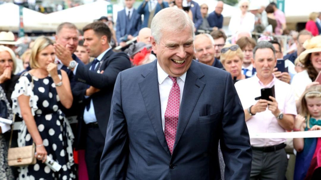 Telegraph: экс-принц Эндрю мог добираться к Эпштейну на самолетах британских ВВС