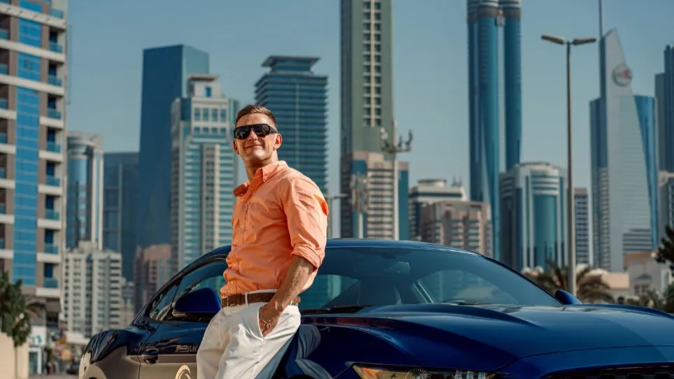 Кадр со съемок фильма «Мажор в Дубае»/«Бар Продакшн»/«Плюс Студия»/«Централ Партнершип»/kinopoisk.ru