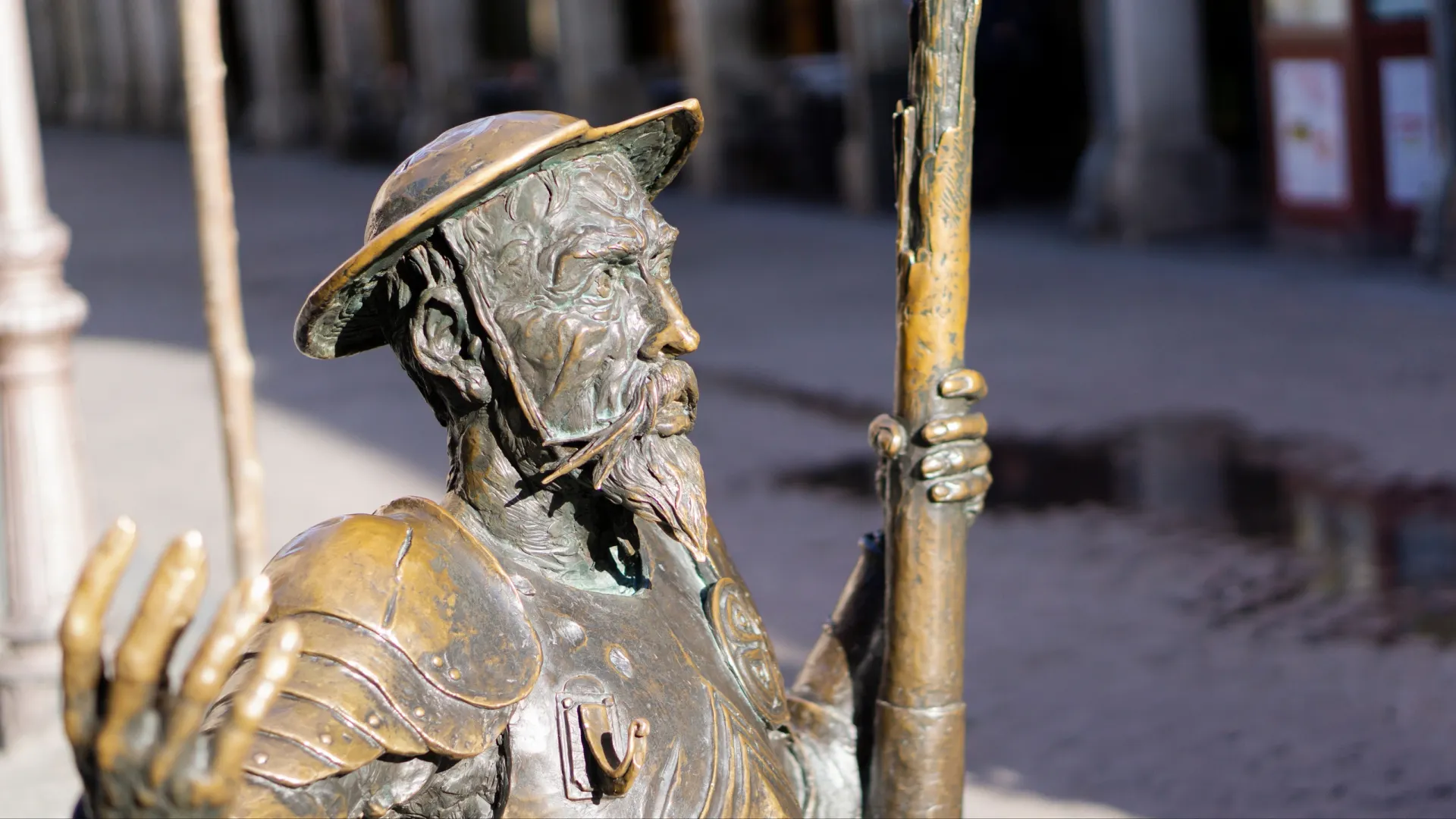 Памятник Дон Кихоту в Алькале-де-Энарес, Испания. Фото: Juan Alejandro Bernal/Shutterstock/Fotodom