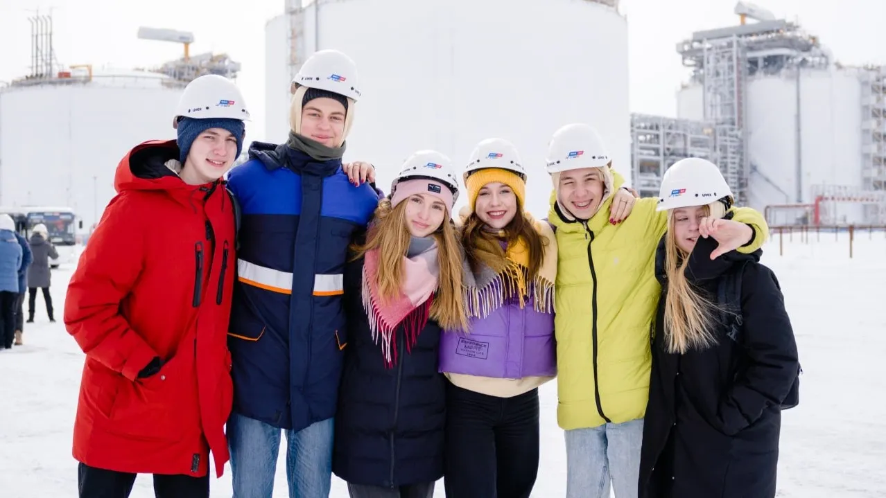 Поездка на Сабетту для победителей «Большой перемены» и молодых специалистов. Фото: Юлия Чудинова/«Ямал-Медиа»