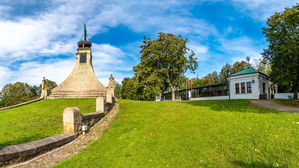 Памятник миру в память об Аустерлицком сражении. Южноморавский край, Чехия. Фото: Egeris/Shutterstock/Fotodom