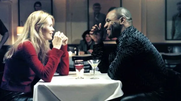 Кадр из трейлера фильма «Черное и белое»/Bigel/Mailer Films/Palm Pictures/https:/kinopoisk.ru