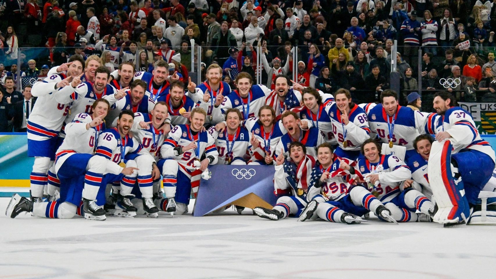 Хоккейная сборная США выиграла олимпийское золото впервые за 46 лет