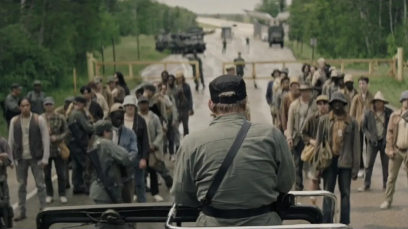 Кадр из трейлера «Долгая прогулка»/about: blank/Lionsgate UK/Manitoba Film and Video Tax Credit Program/Media Capital Technologies/Vertigo Entertainment/Вольга/kinopoisk.ru