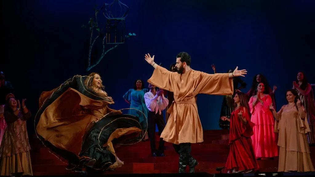 Сцена из спектакля «Мы — цыгане». Фото: teatr-romen.ru