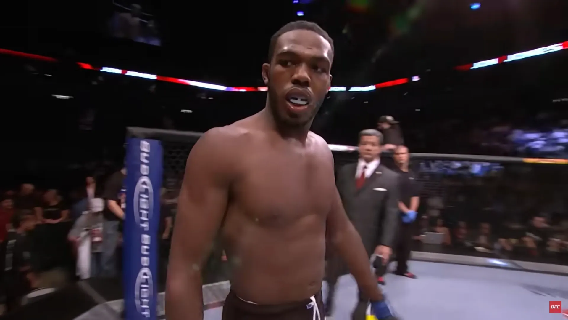 Кадр видео канала UFC/www.youtube.com/watch?v=8lKirrARb0w