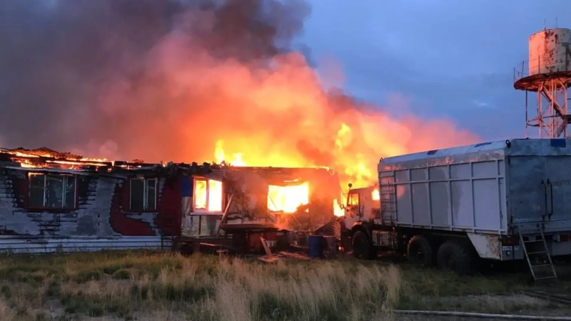 Фото предоставлено противопожарной службой ЯНАО