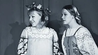 Светлана Крючкова и Елена Проклова в студенческом спектакле «Снегурочка». Школа-студия МХАТ, 1971 г. Фото: bdt.spb.ru