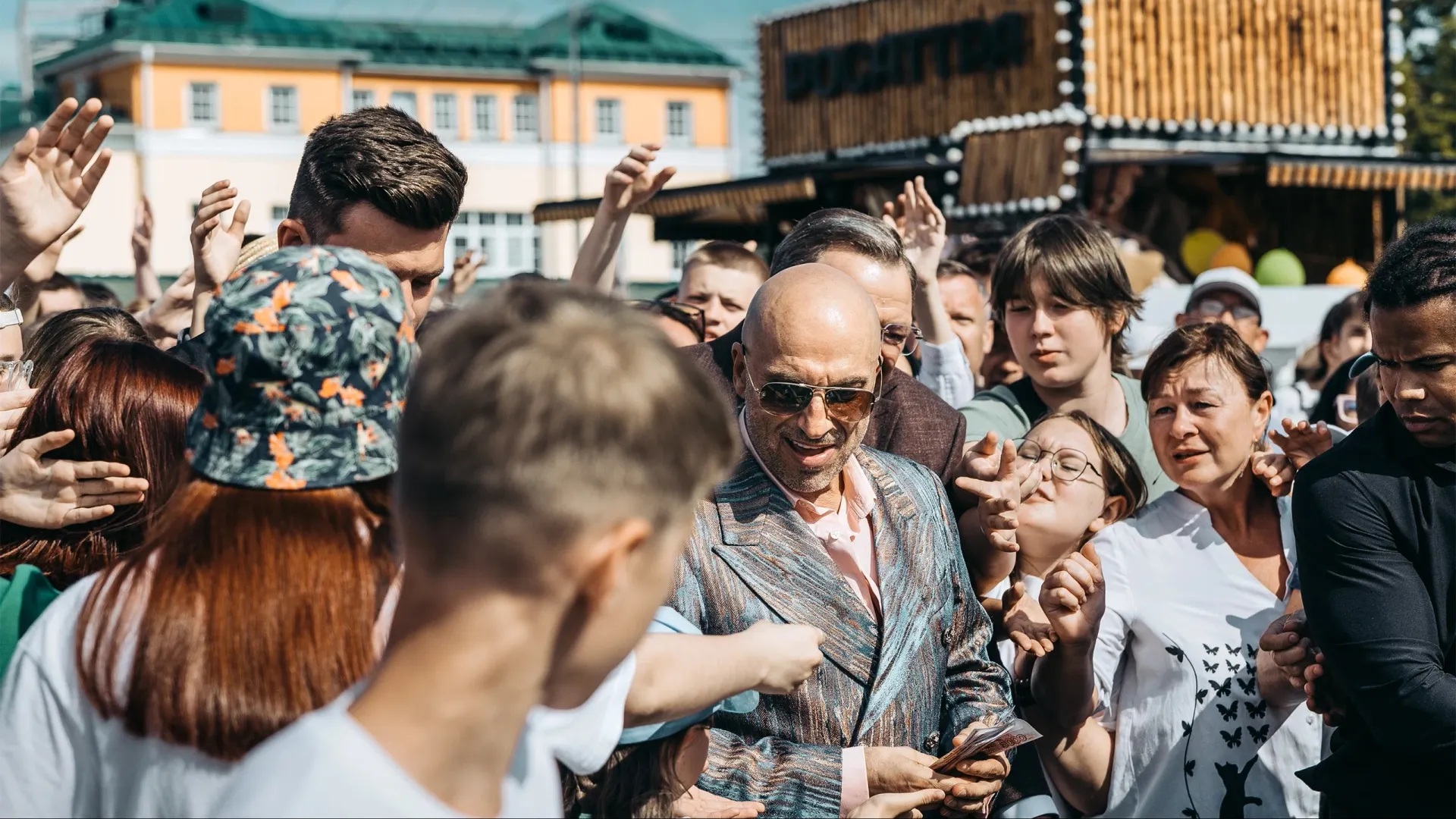 Кадр из сериала «Санкционер»/Телеканал СТС/«Тумач Продакшн»/kinopoisk.ru