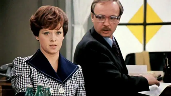 Кадр из фильма «Служебный роман»/«Мосфильм»/kinopoisk.ru