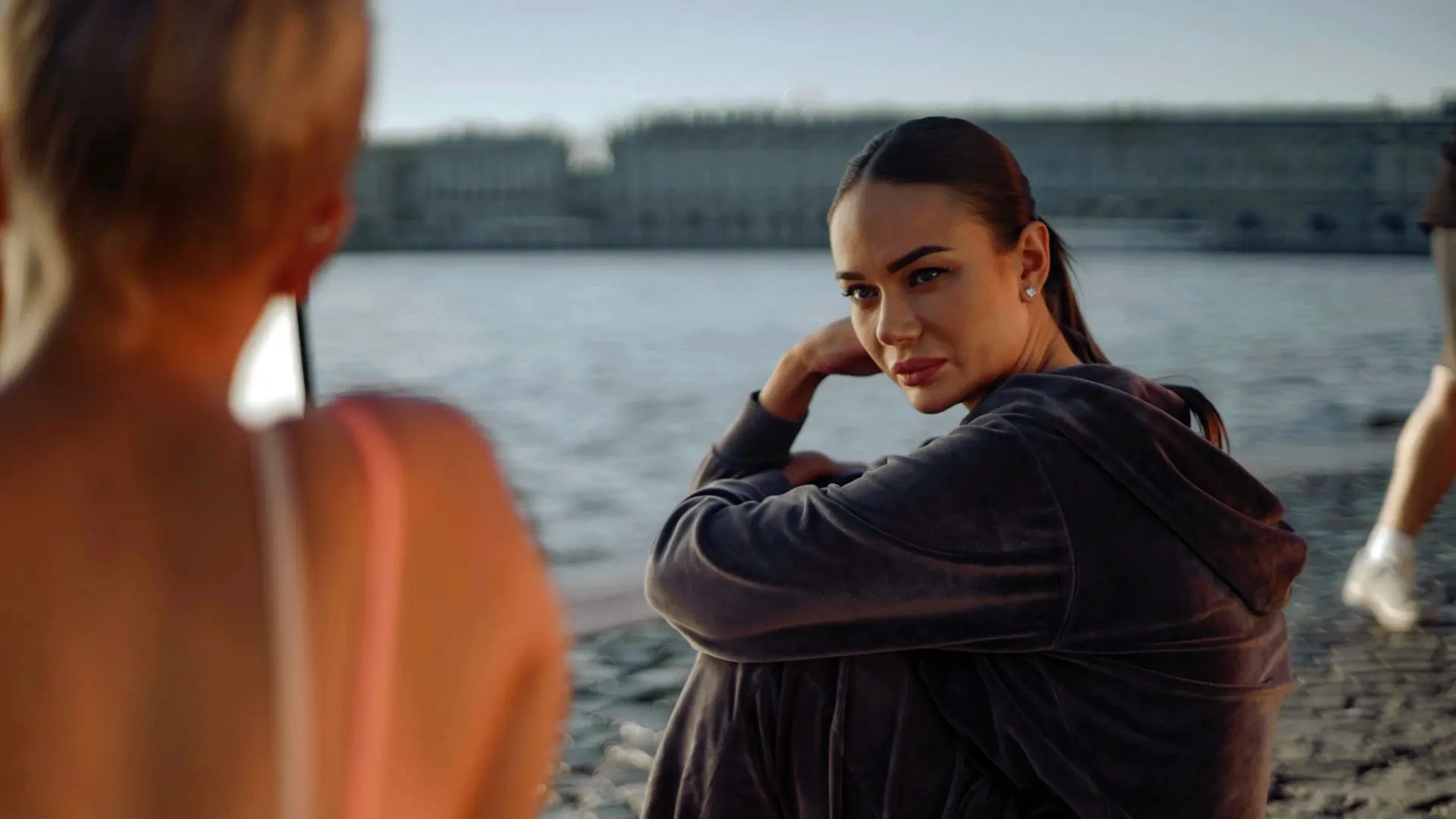 Яна Кошкина на съемках фильма «Бар «МоскваЧики»». Фото: «Москино»/Кинокомпания «Темп»/kinopoisk.ru