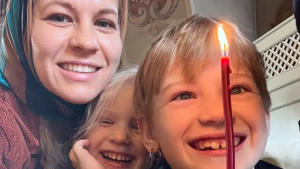 Александра Ребенок с детьми на Пасху. Фото: https://t.me/AlexandraRebenok