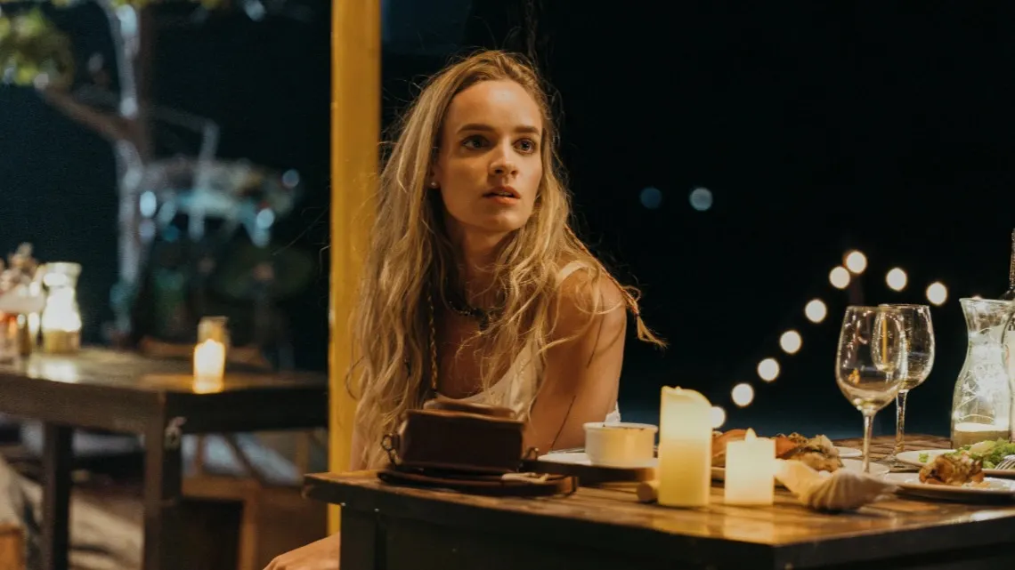 Кадр со съемок сериала «Высокий сезон». Фото: Chanh Phuong Phim/IDI METRA ENTERPRISE/Lazy Sunday/Media Distribution Company/kinopoisk.ru