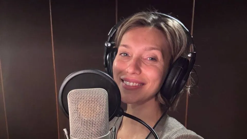 Регина Тодоренко на записи в студии. Фото: t.me/todorenkoregina