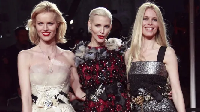 Ева Герцигова, Надя Ауэрманн и Клаудия Шиффер в Милане. 2 марта 2009 года. Фото: FashionStock.com/Shutterstock/Fotodom