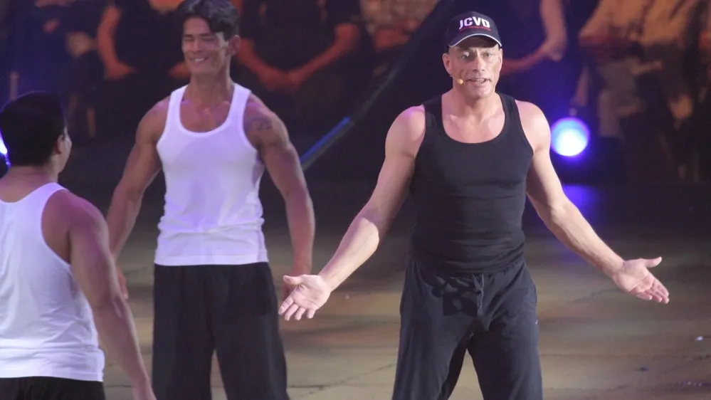 Жан-Клод ван Дамм дает советы по фитнесу и инструкции по тренировкам на фестивале Budo Gala в Базеле, Швейцария. 29 мая 2010 г. Фото: Martin Lehmann/Shutterstock/Fotodom