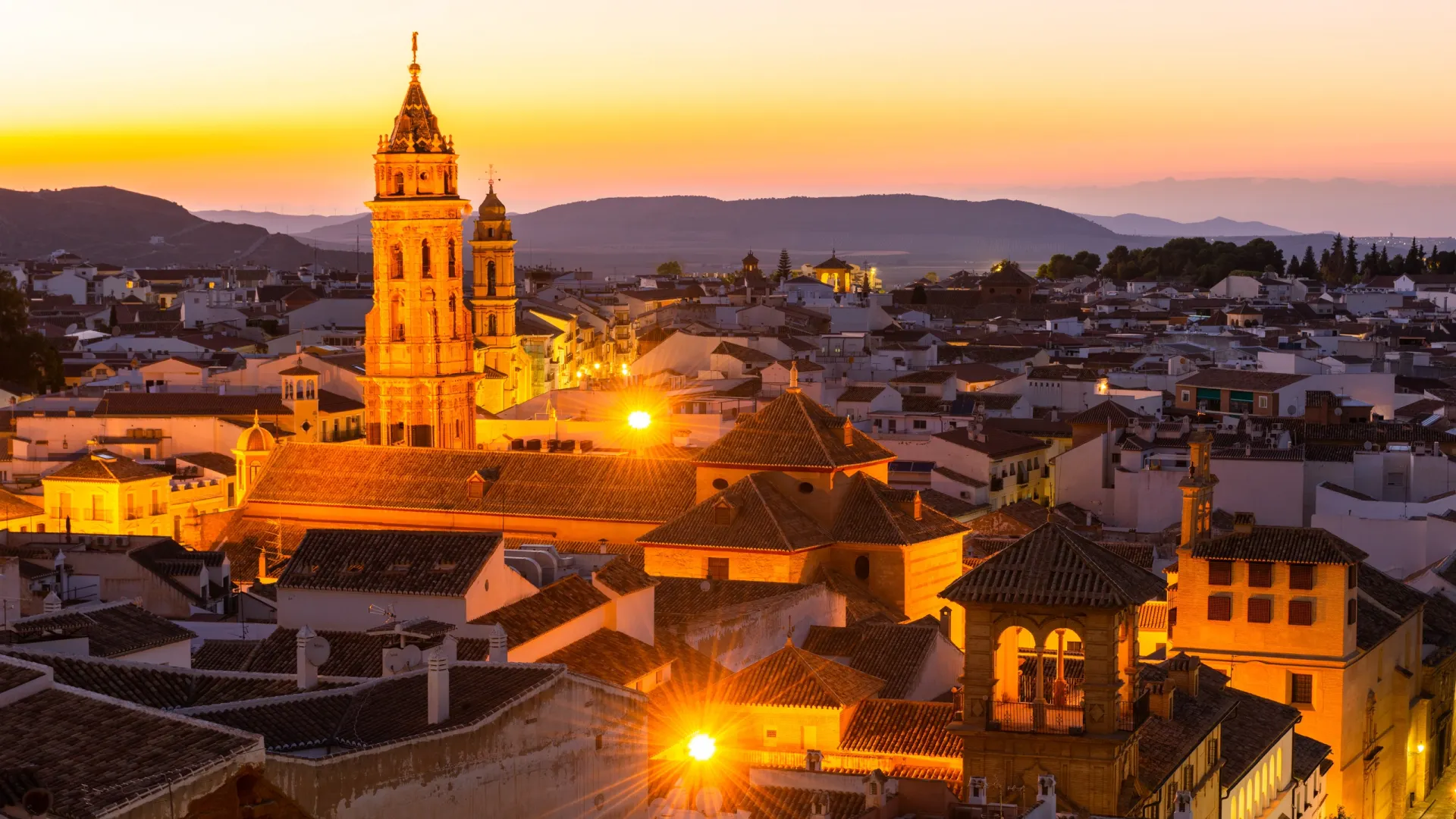 Вечерняя Малага. Современный вид. Фото: marcin jucha/Shutterstock/Fotodom