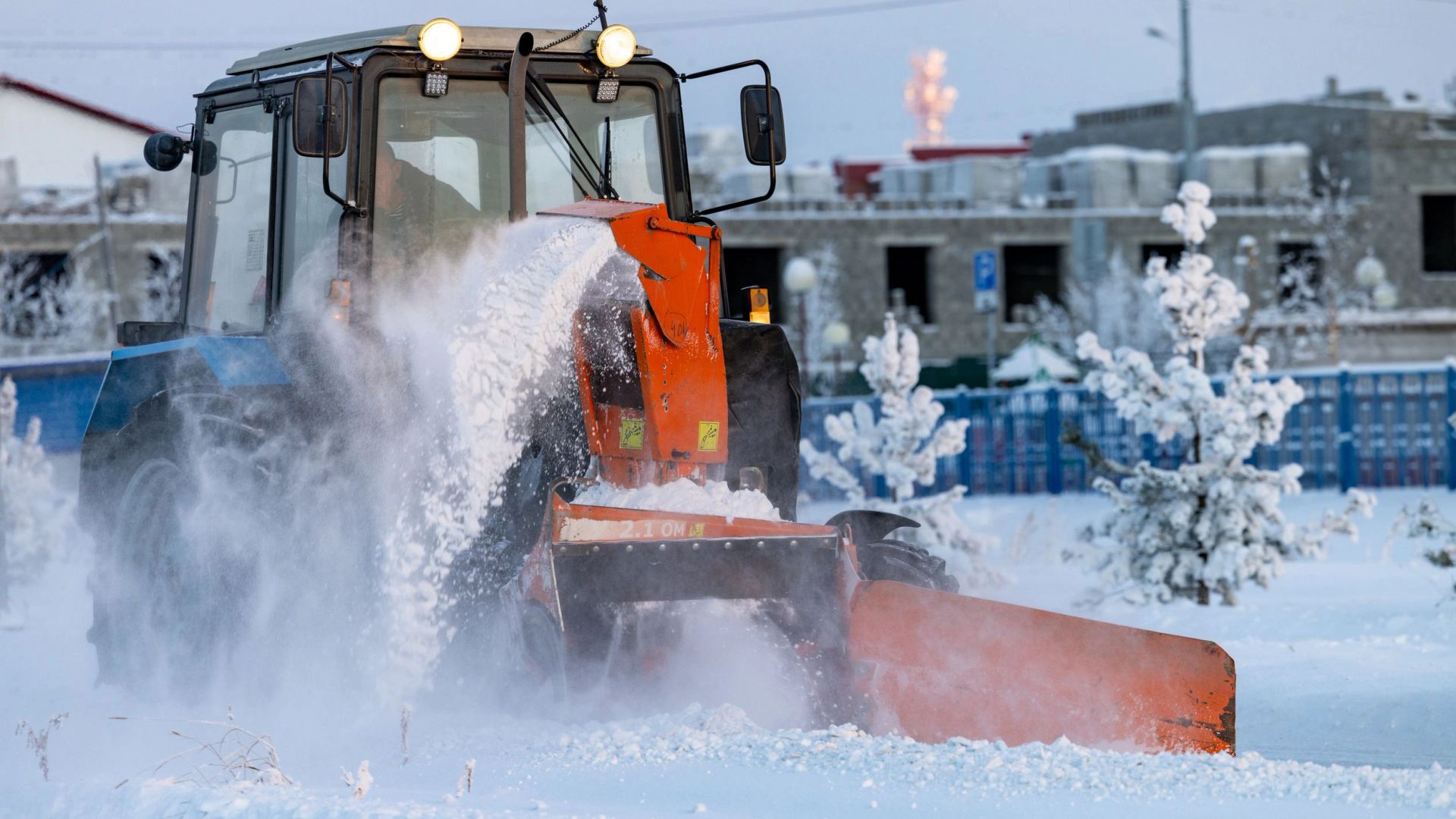 Коммунальные службы Ноябрьска работают в усиленном режиме