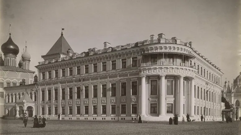 Примыкающий к Чудову монастырю Малый Николаевский дворец. Фото: МАММ/МДФ/russiainphoto.ru