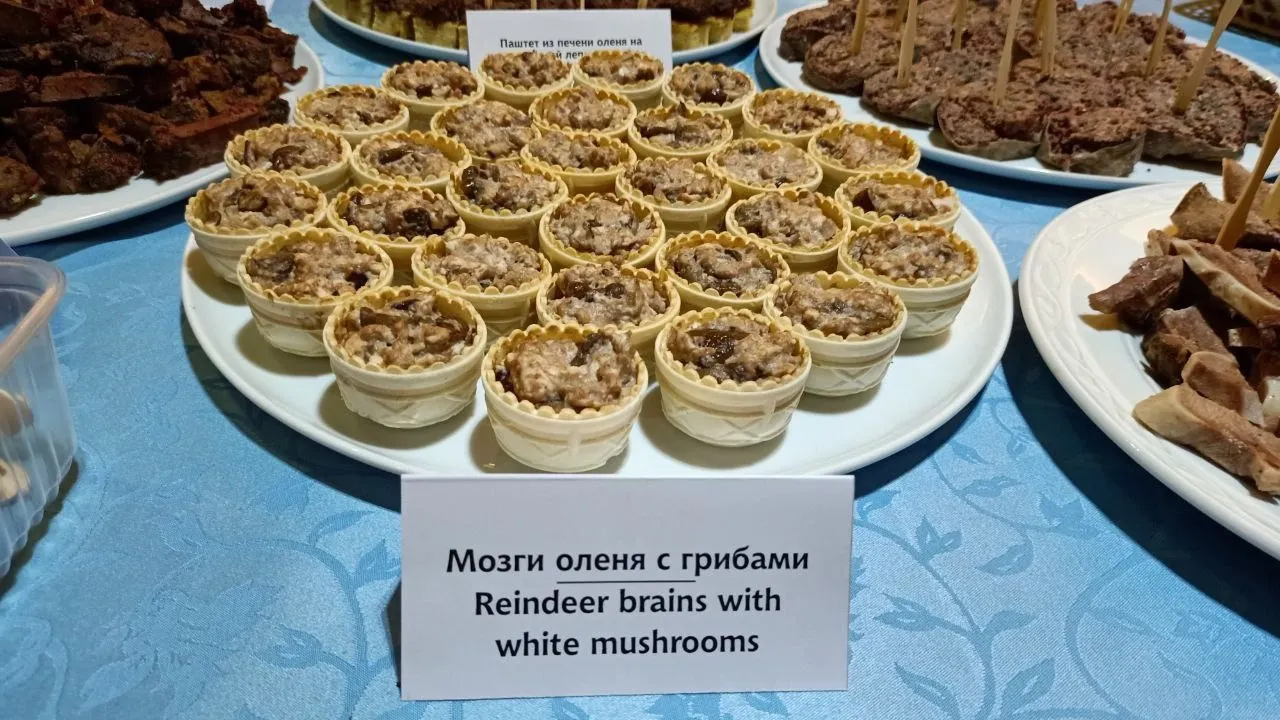 Традиционные блюда можно оформить в современном стиле. Фото: Владимир Ганчерко / «Ямал-Медиа»