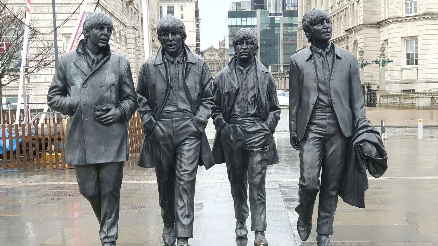 Памятник «Битлз» в Ливерпуле. Фото: Pduro/Shutterstock/Fotodom