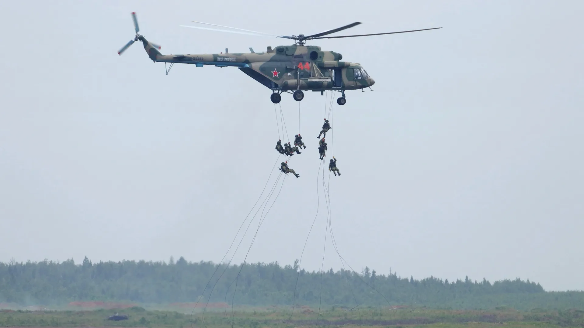 "Голубые береты" могут десантироваться и без парашютов. Фото: Lyudmila Sh / Shutterstock / Fotodom