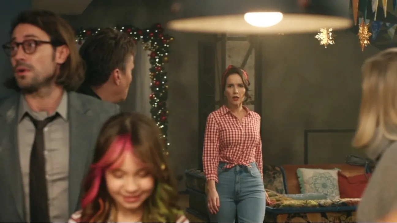 Кадр из трейлера фильма «Письмо Деду Морозу»/Продюсерский центр Киностудии им. М. Горького/Мэджик Фэктори/Атмосфера кино/kinopoisk.ru