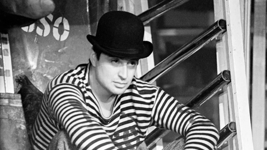 Вениамин Смехов в спектакле Театра на Таганке «О том, как господин Мокинпот от своих злосчастий избавился» 1969 г. Фото: Александр Стернин/russiainphoto.ru