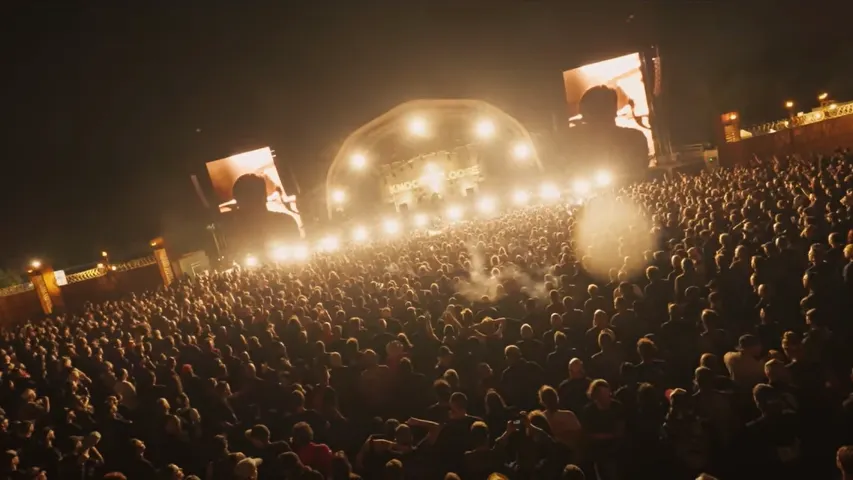 Кадр видео канала Hellfest Open Air Festival/www.youtube.com/watch?v=C7wa_d440IU