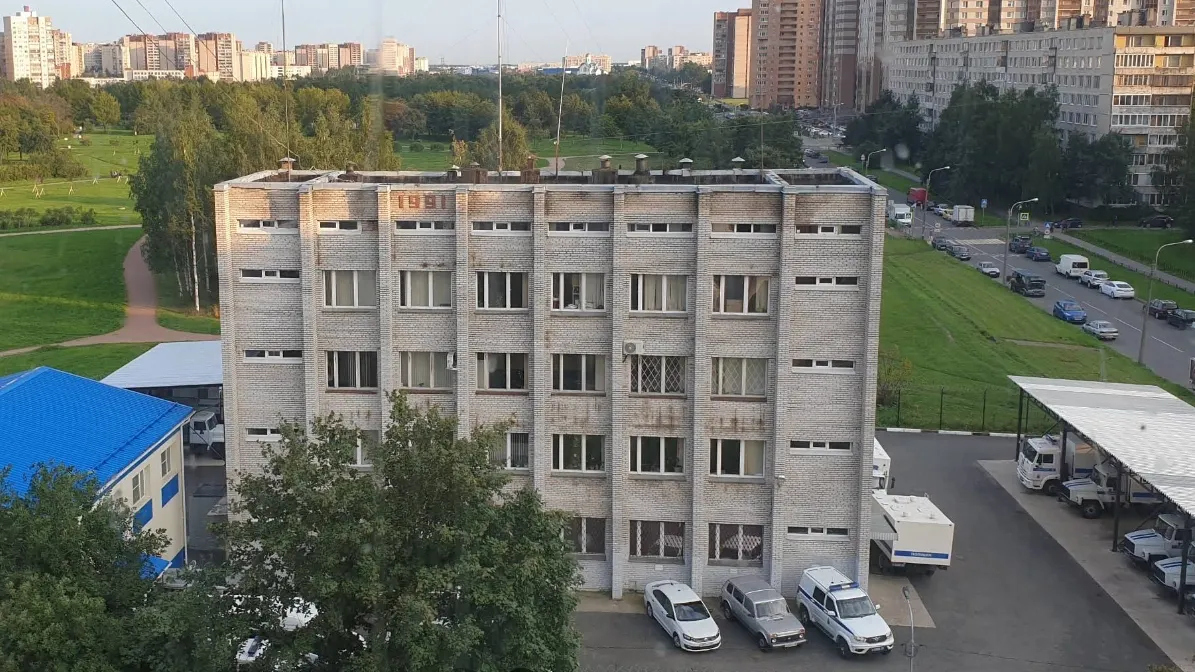 Полк охраны и конвоирования подозреваемых и обвиняемых ГУ МВД России по г.Санкт-Петербургу и Ленинградской области. Фото: Aleksandr/google.com/maps