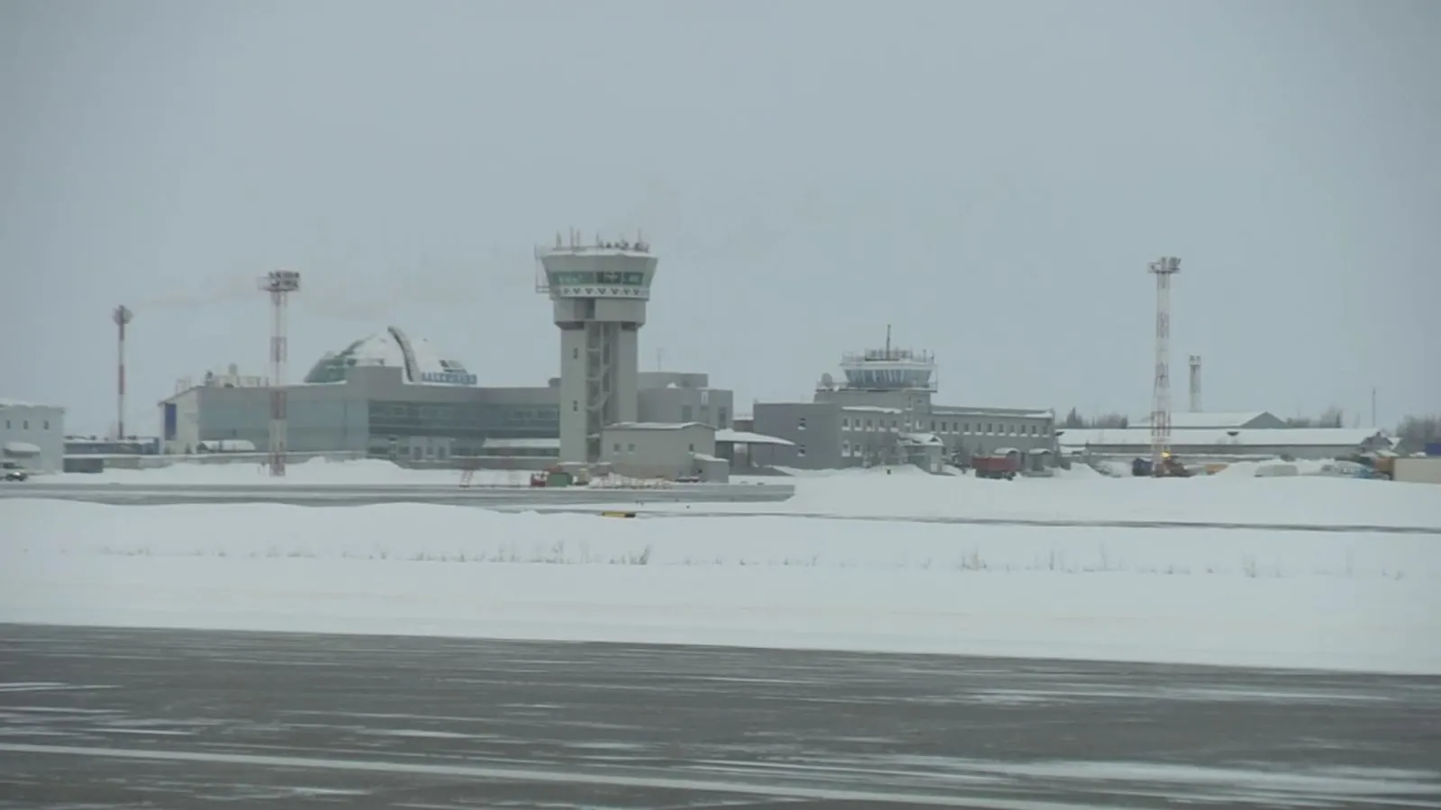 Город салехард аэропорт. Город салехард аэропорт. Аэропорт салехард новый. Аэропорт ав салехарде. Аэропорт салехард внутри.