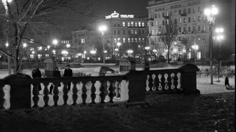 Ночной Ростов-на-Дону, площадь Советов. 1955–1965 гг. Фото: Всеволод Тарасевич/МАММ/МДФ/russiainphoto.ru