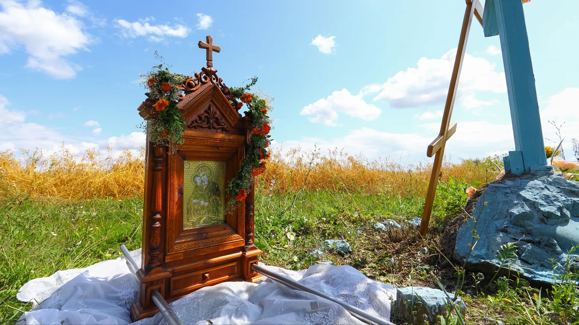 Образ Почаевской Божией Матери из лавры во время крестного хода. Фото: Stepanych/Shutterstock/Fotodom