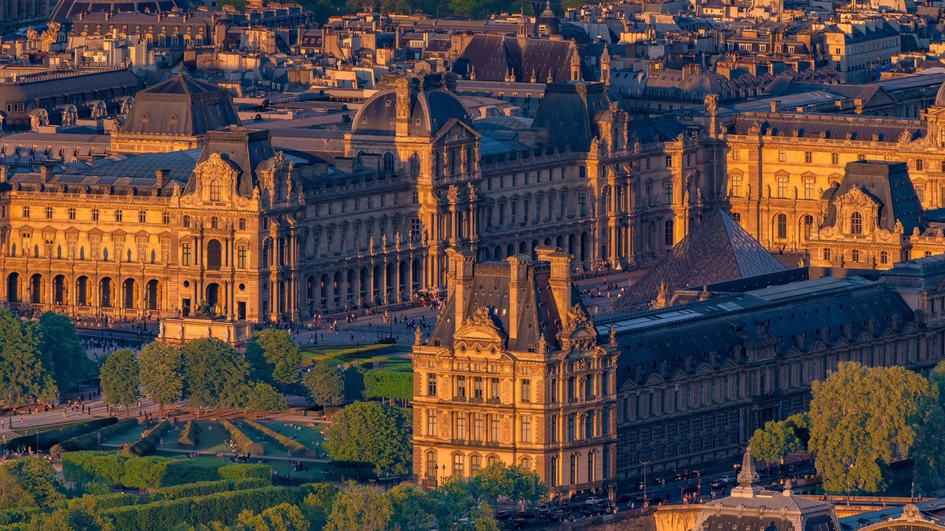 Лувр, Париж. Фото: Sirbouman/Shutterstock/Fotodom