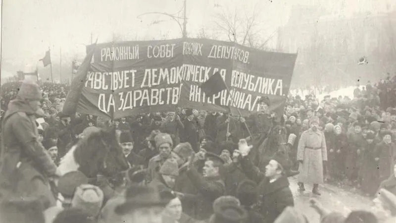 Петроград, 1917 год. Фото: Мультимедиа арт музей, Mосква/Московский дом фотографии/russiainphoto.ru