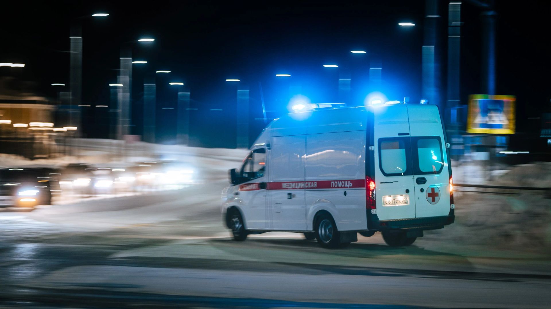 В Ноябрьске подросток попал под машину на перекрестке Ленина и Космонавтов