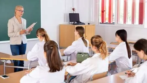 Студентов и отличников ждут в северном регионе. Фото: BearFotos / Shutterstock / Fotodom.