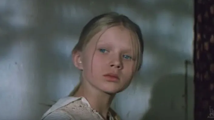 Первая роль Дарьи Михайловой. Кадр из фильма «Голубой портрет» (1976), режиссер Геннадий Шумский / киностудия «Мосфильм»